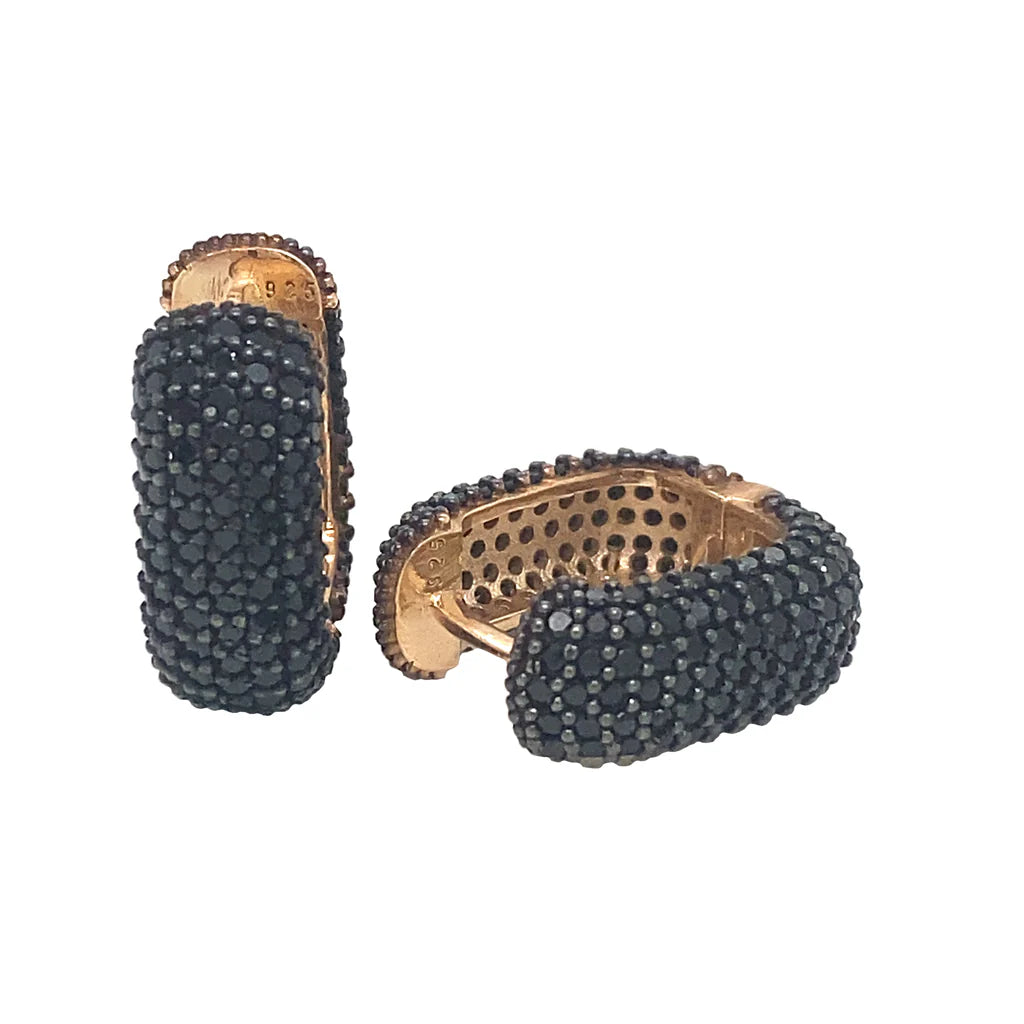 ARRACADAS HUGGIES CUADRADAS PAVE