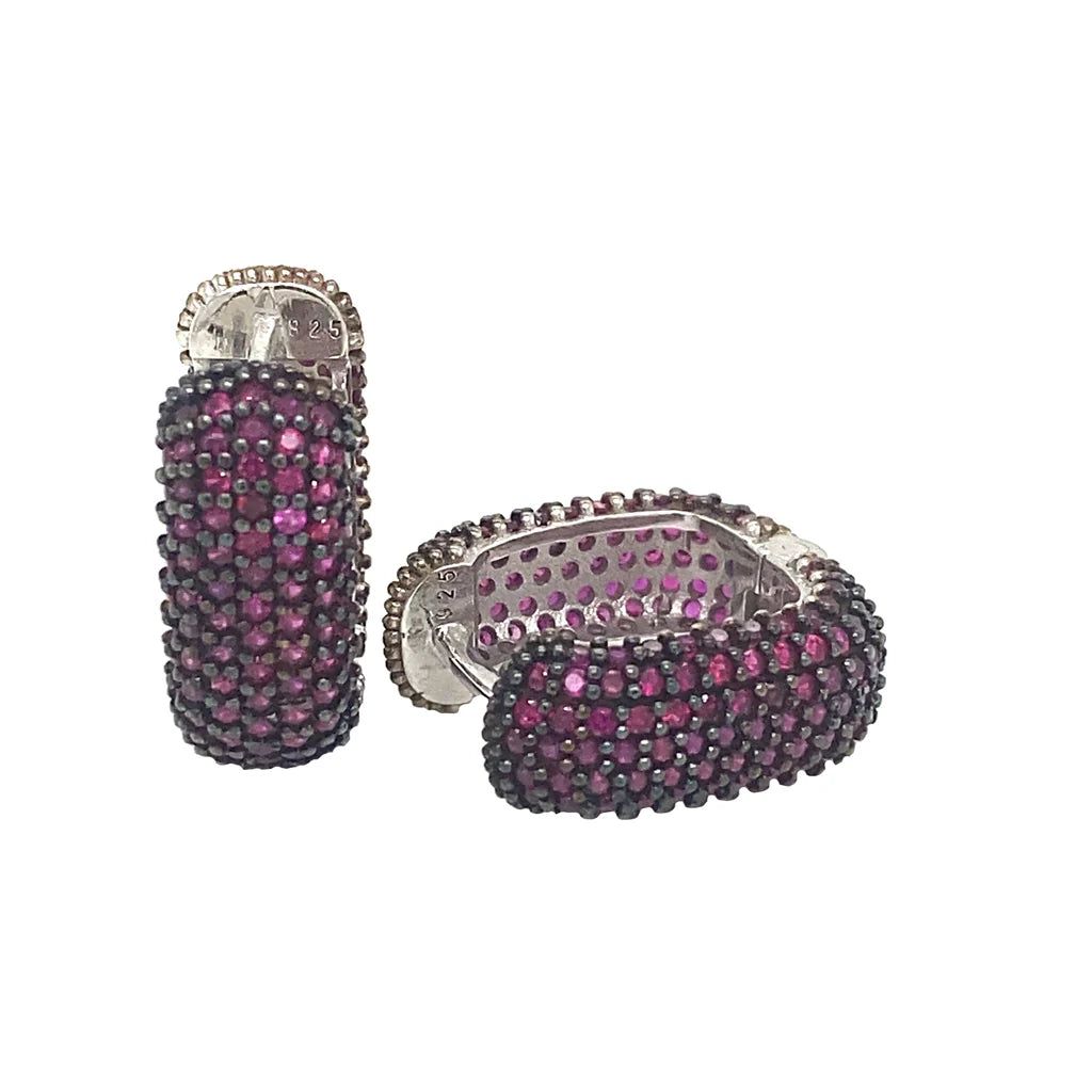 ARRACADAS HUGGIES CUADRADAS PAVE